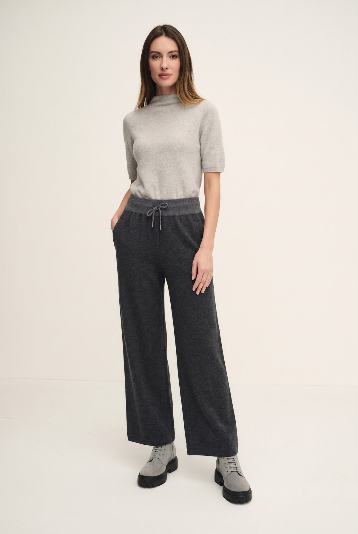 Cropped palazzo trousers in cool wool
