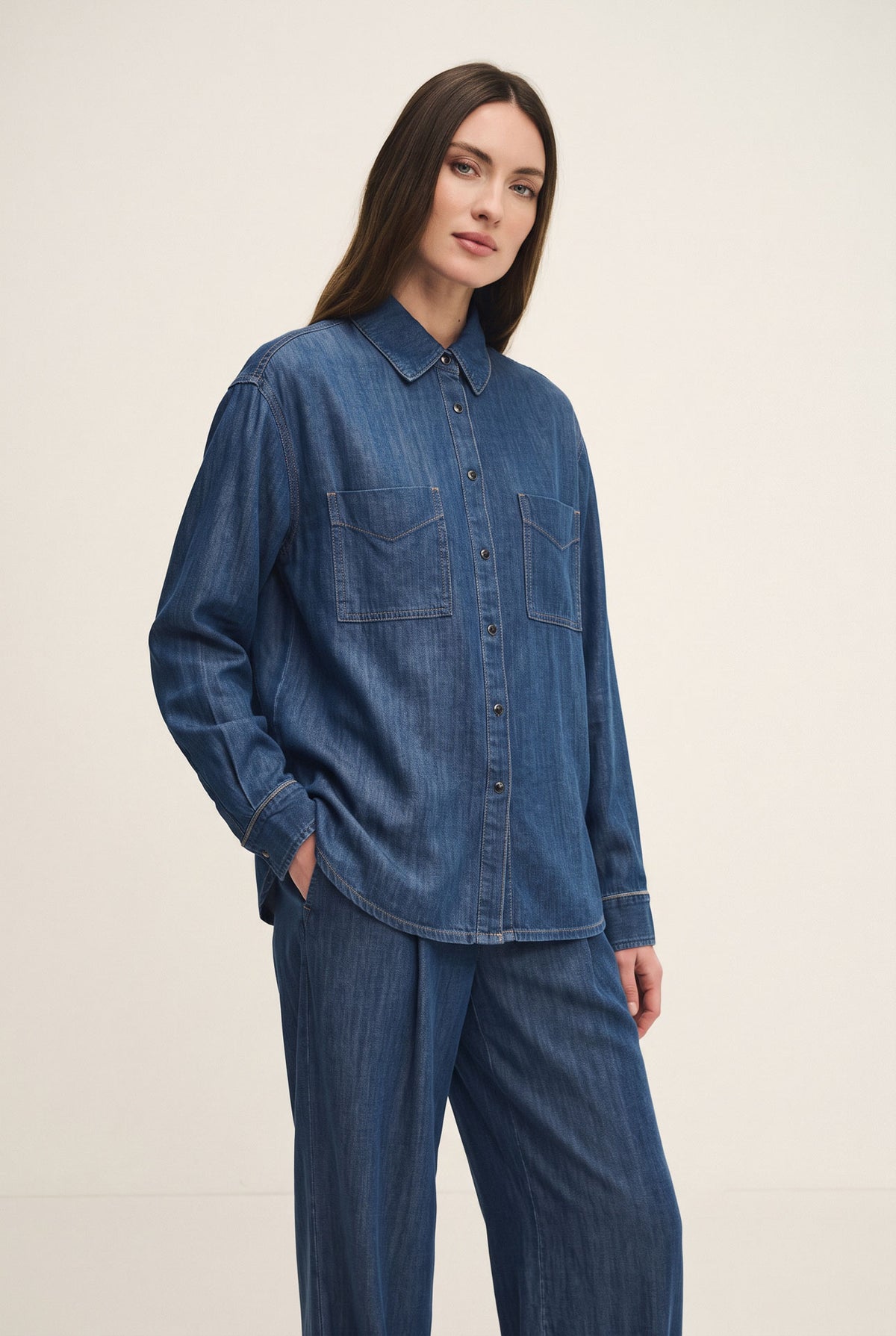 Camicia fluid tinta in capo