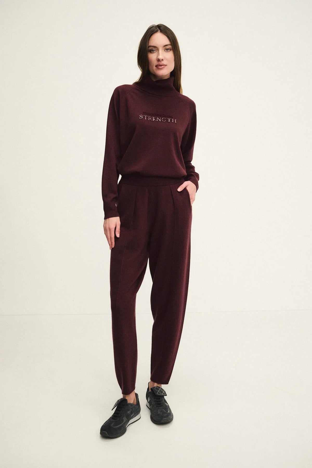 Pantalone in maglia con pinces