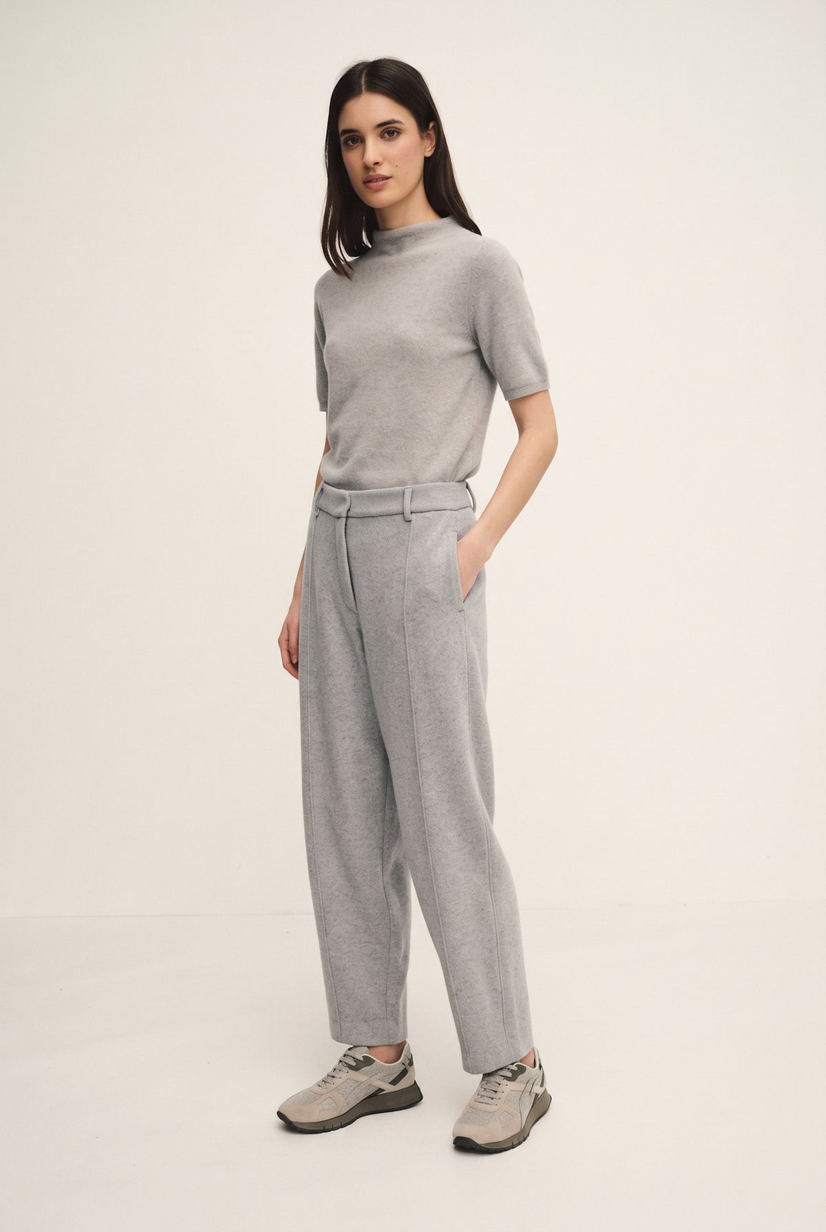 Shiny knit balloon trousers