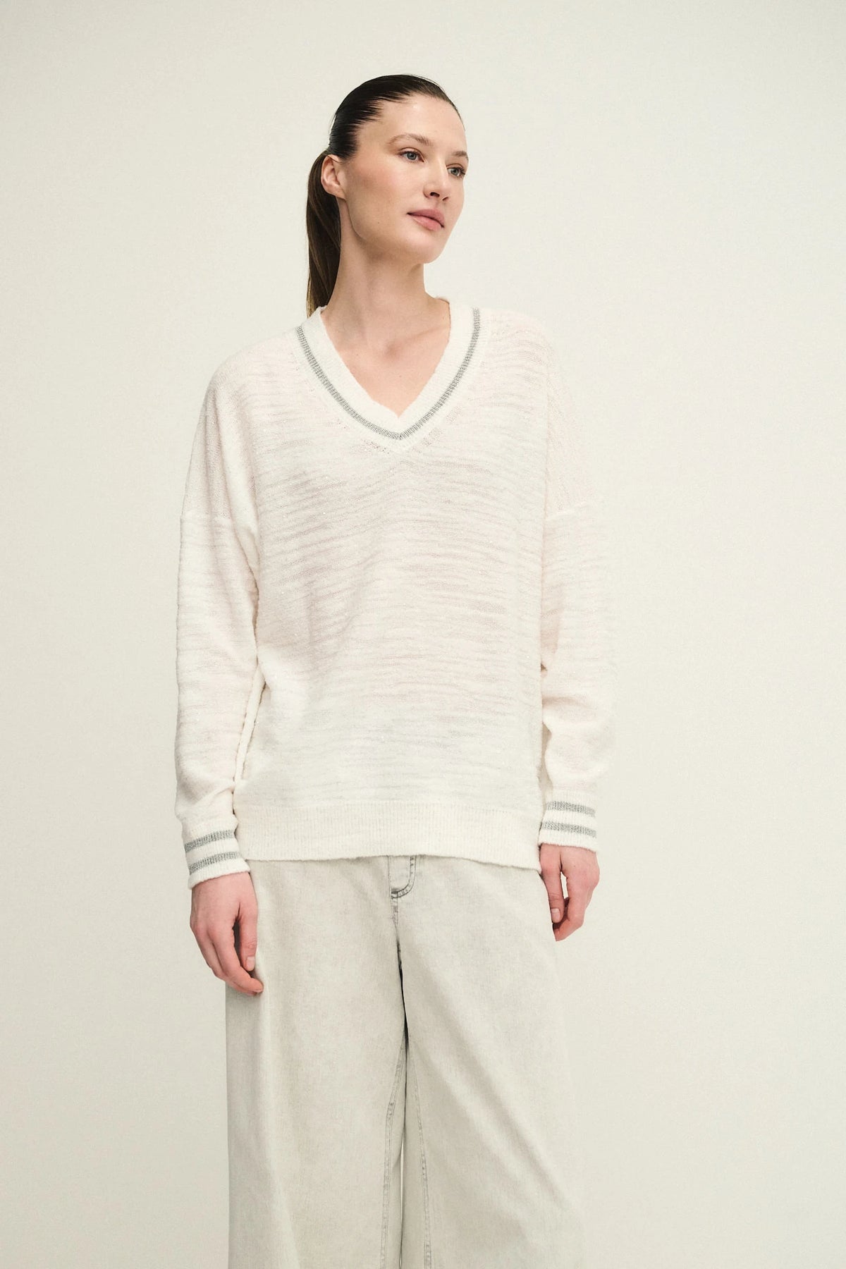 Shiny slub knit V-neck top