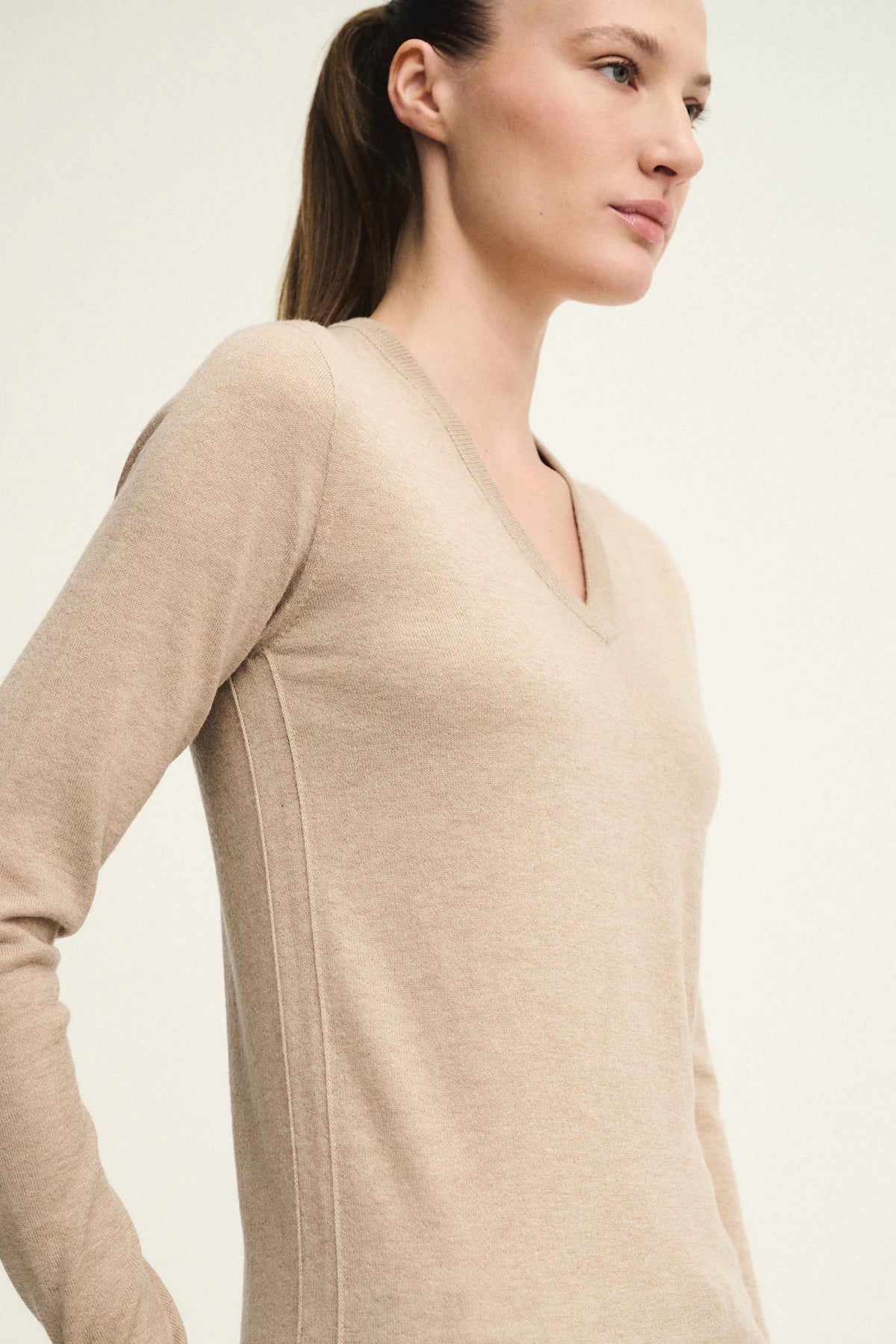 Maglia scollo a V superfine in puro cashmere