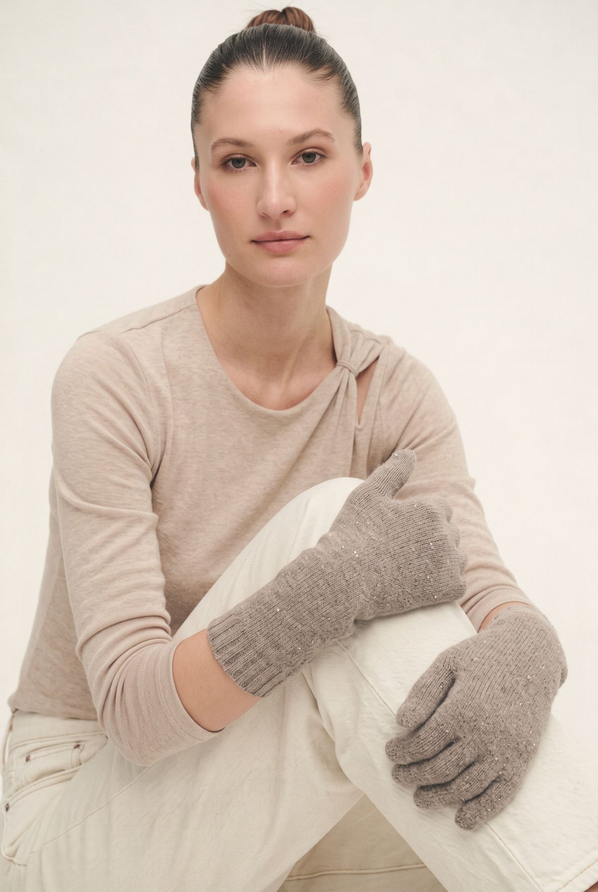 Dazzling long cashmere gloves