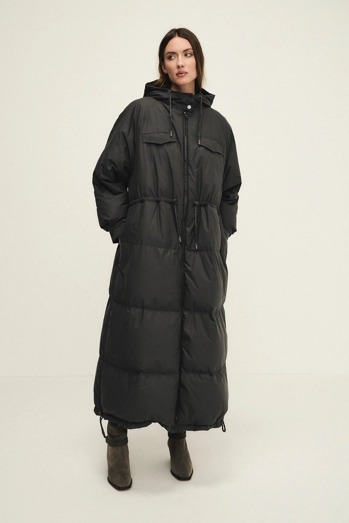 Trench imbottito trapuntato con mohair e monile