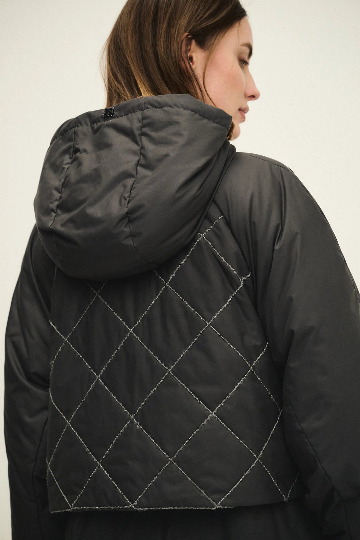 Trench imbottito trapuntato con mohair e monile