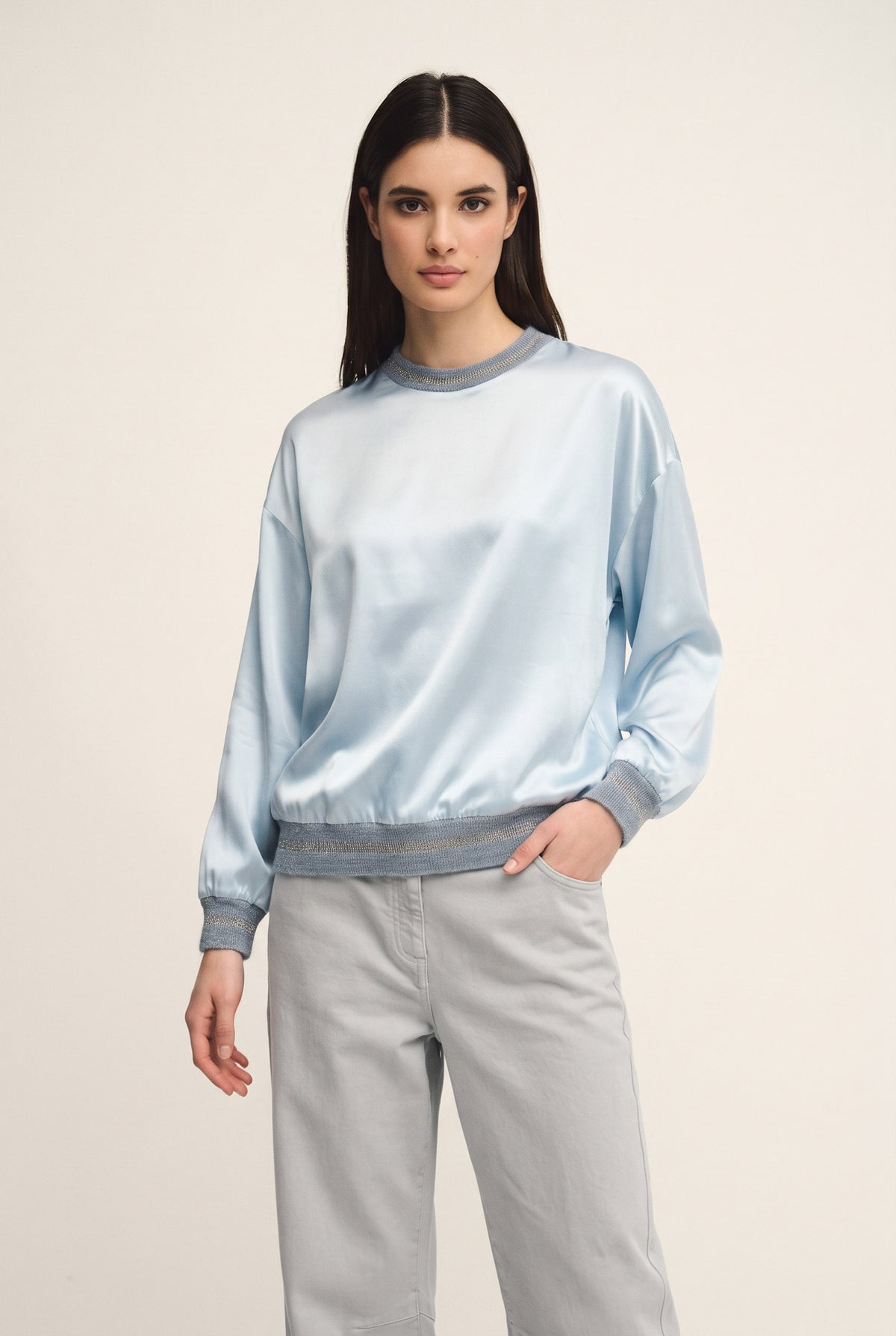 Top in seta con bordi in maglia