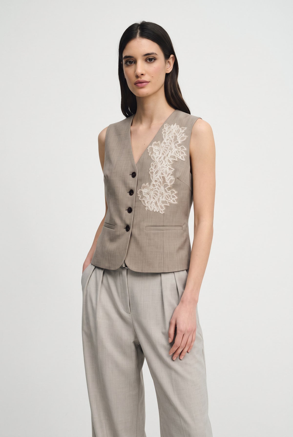 Gilet scollo a V in fresco lana