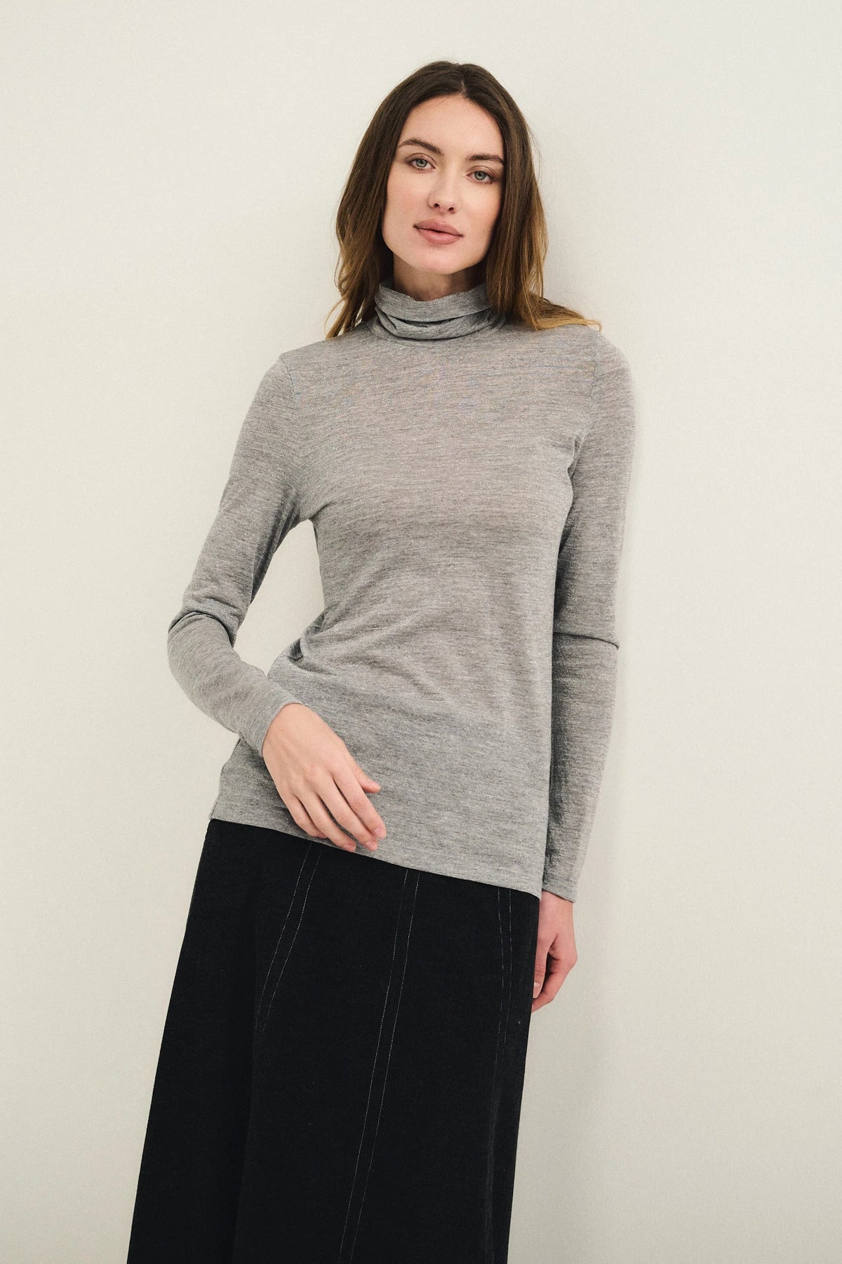 T-shirt collo alto in jersey di lana e lurex