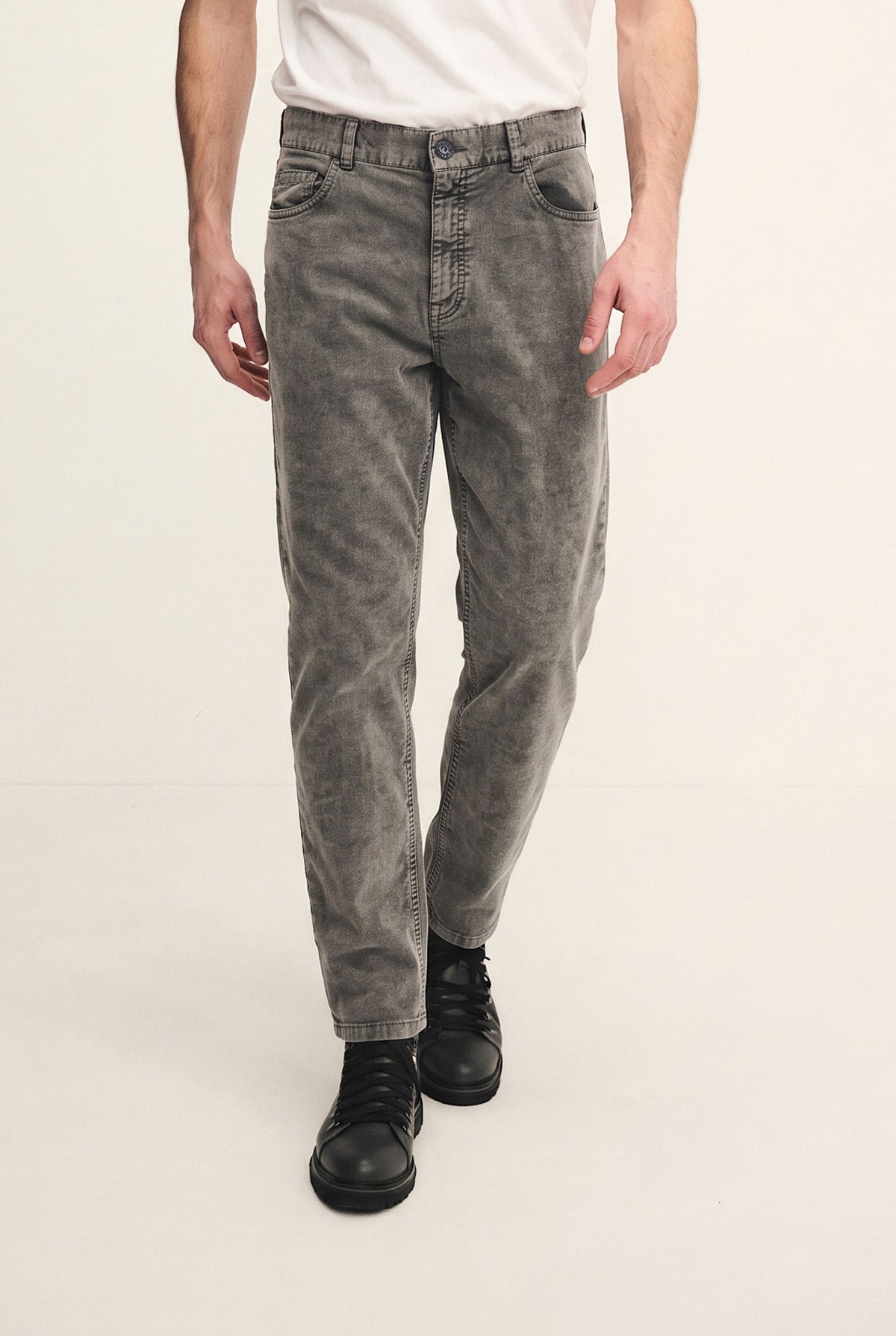 Five-pocket trousers in fine corduroy