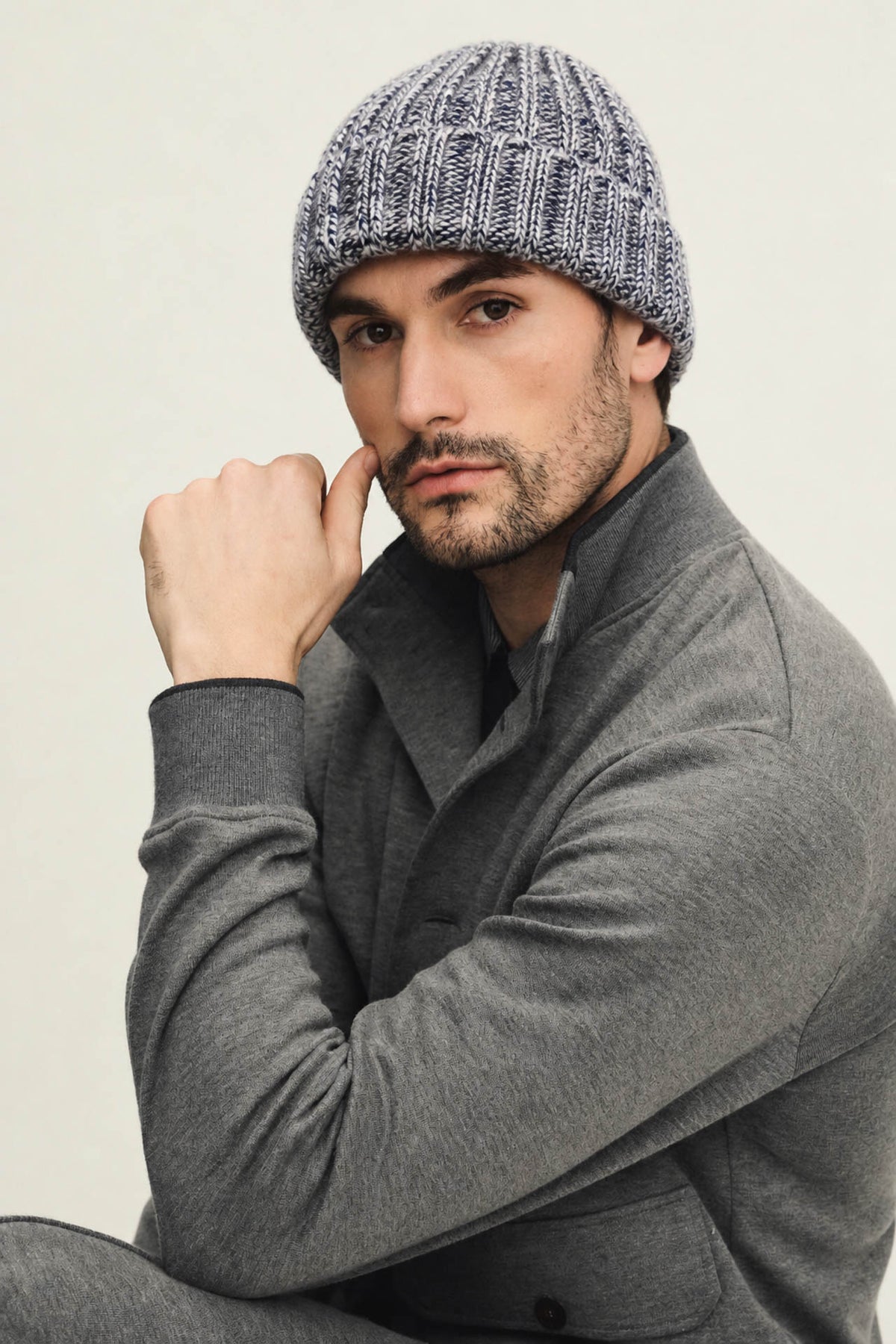 Cuffia a coste in lana e cashmere mouline