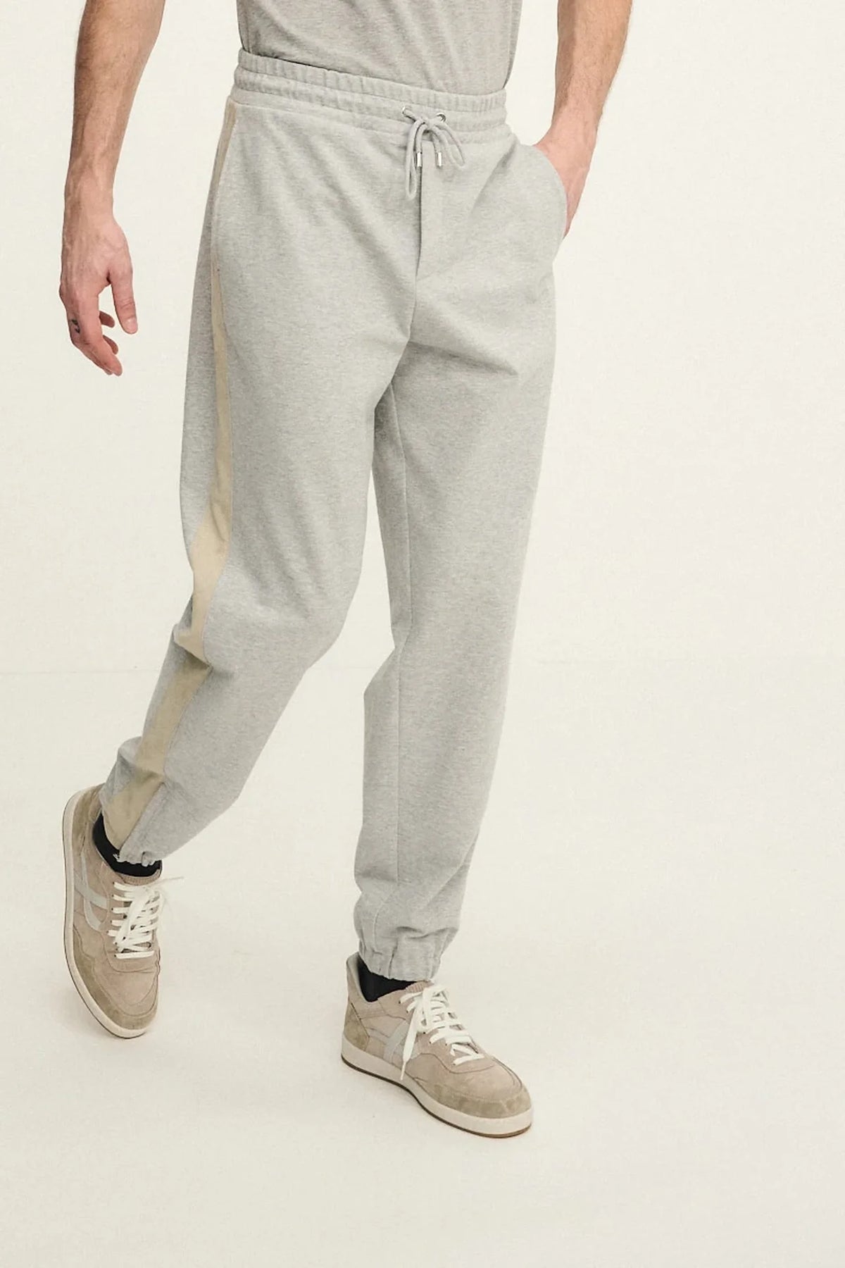 Pantalone pullup in cotone tecnico con inserto in alcantara