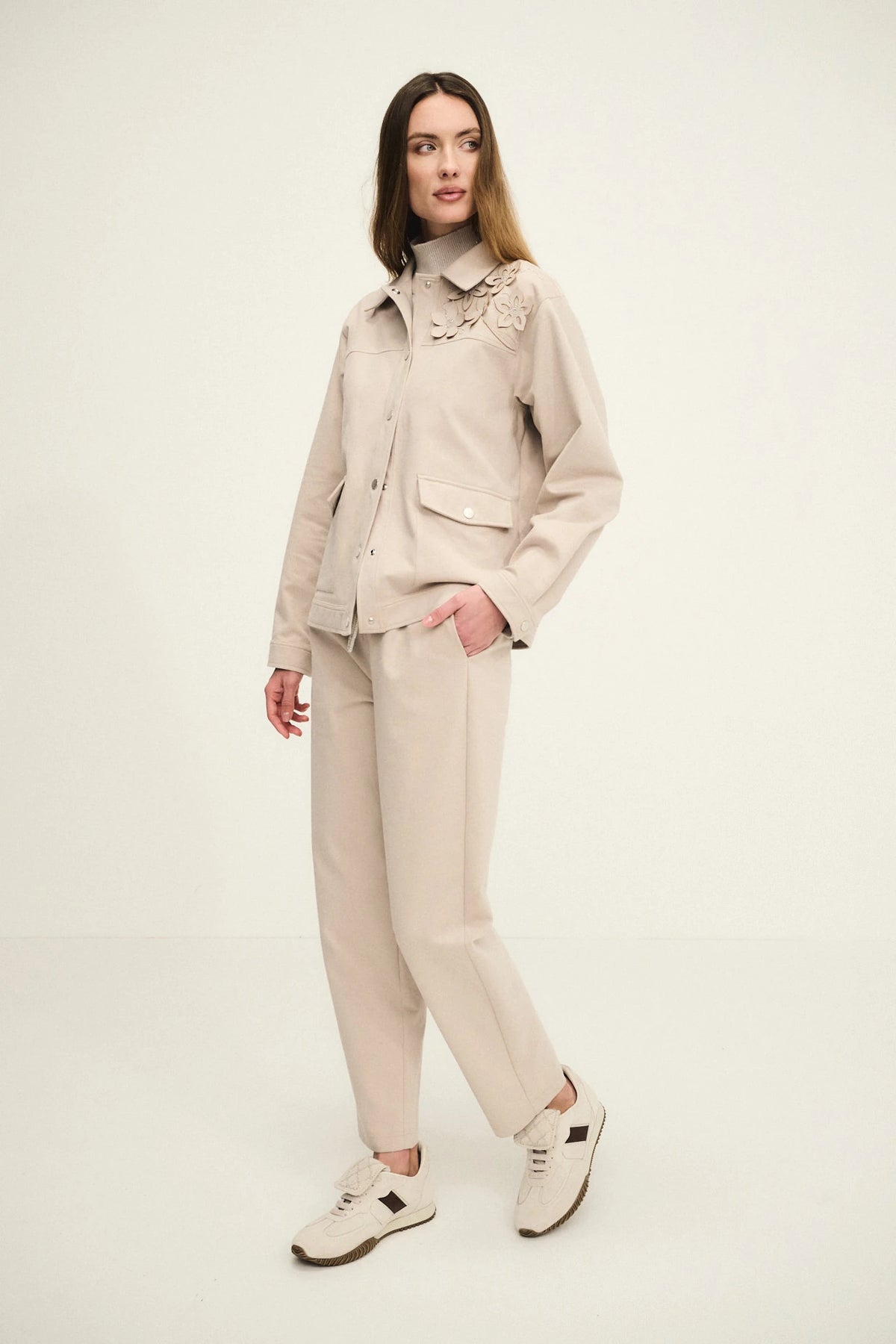 Outerwear blossom in Milano stitch
