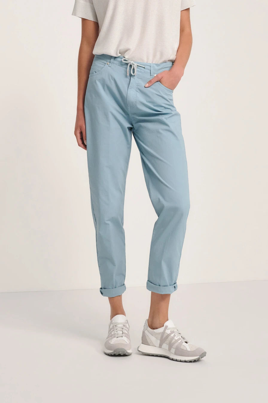 Pantalone cinque tasche in cotone croccante