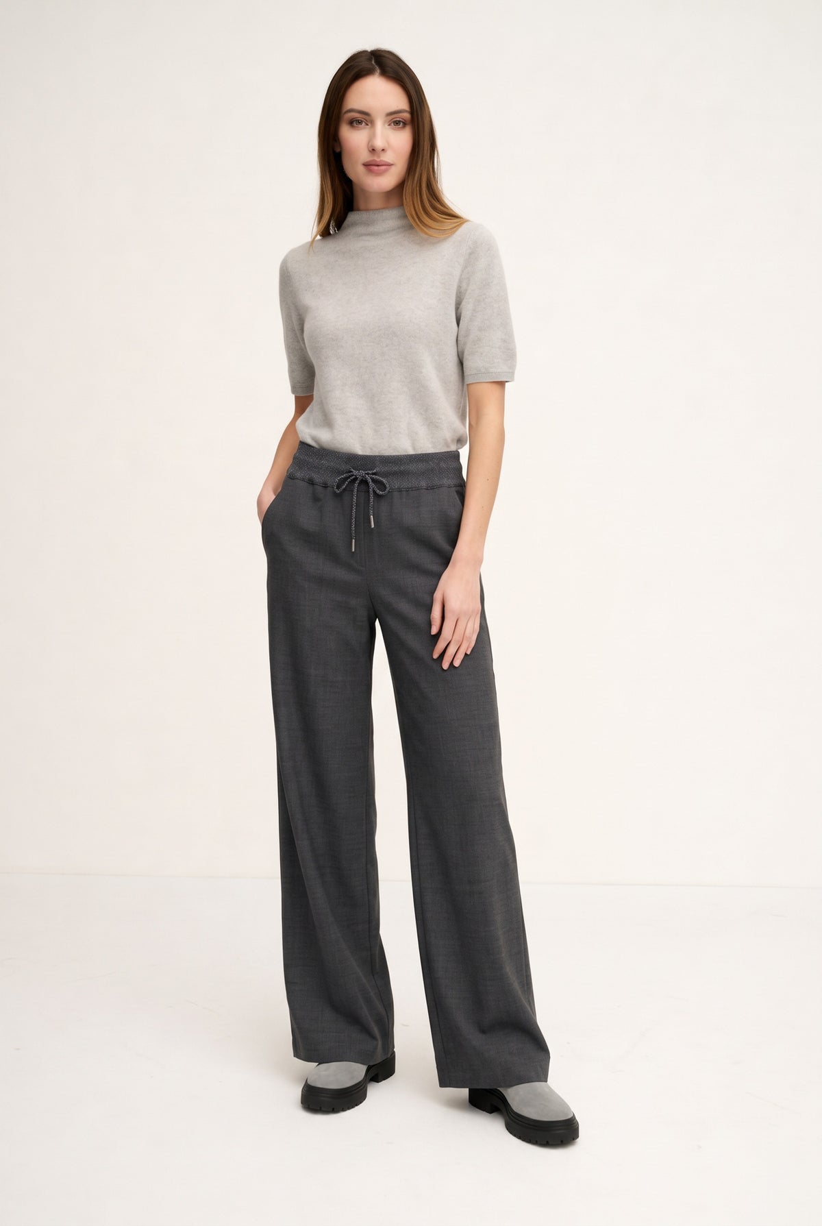 Wide-leg trousers in cool wool