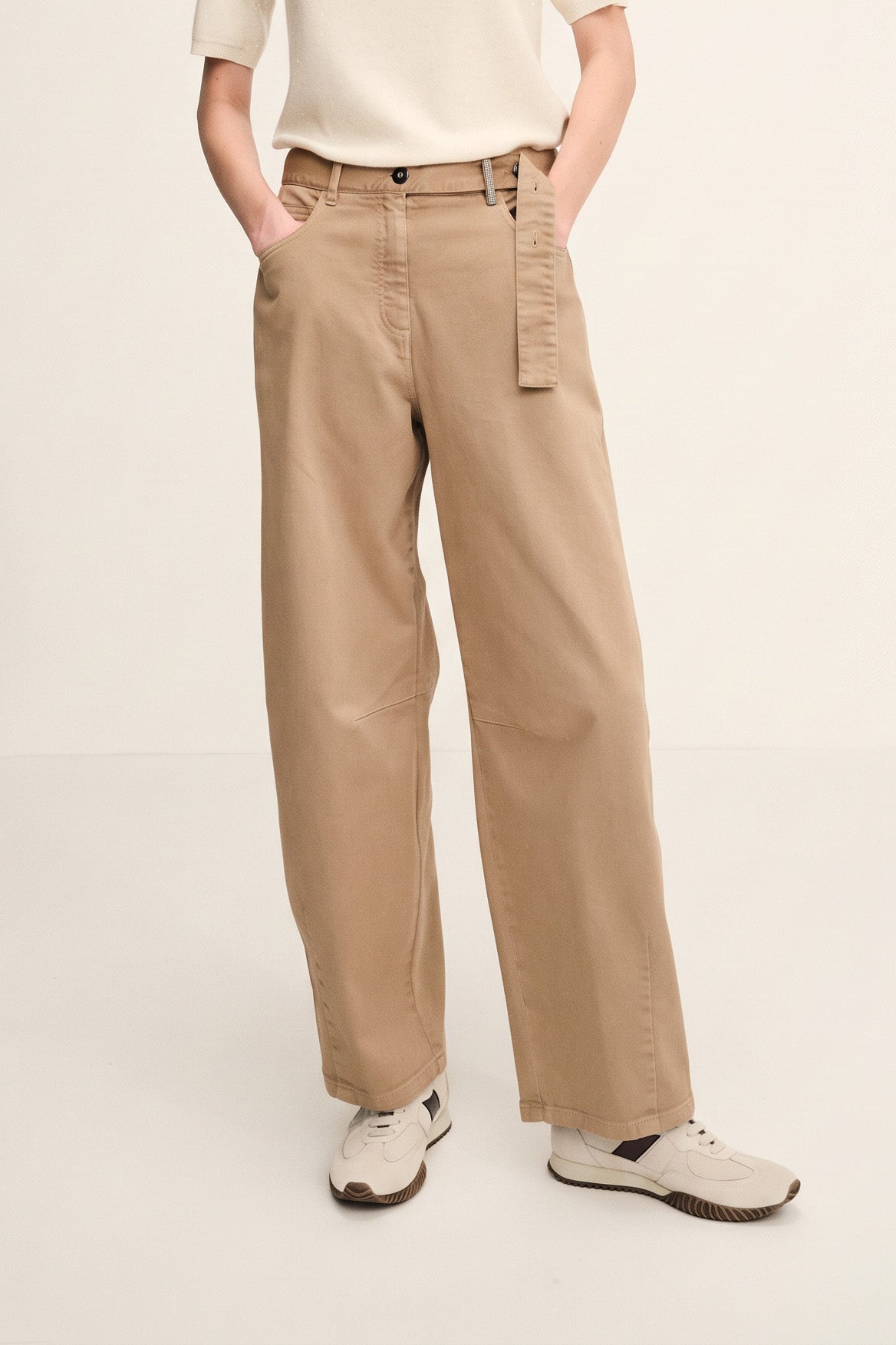 Pantaloni baggy tinti in capo