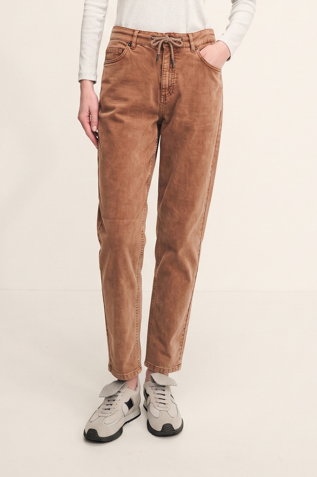 Pantaloni carrot-fit in velluto marbled