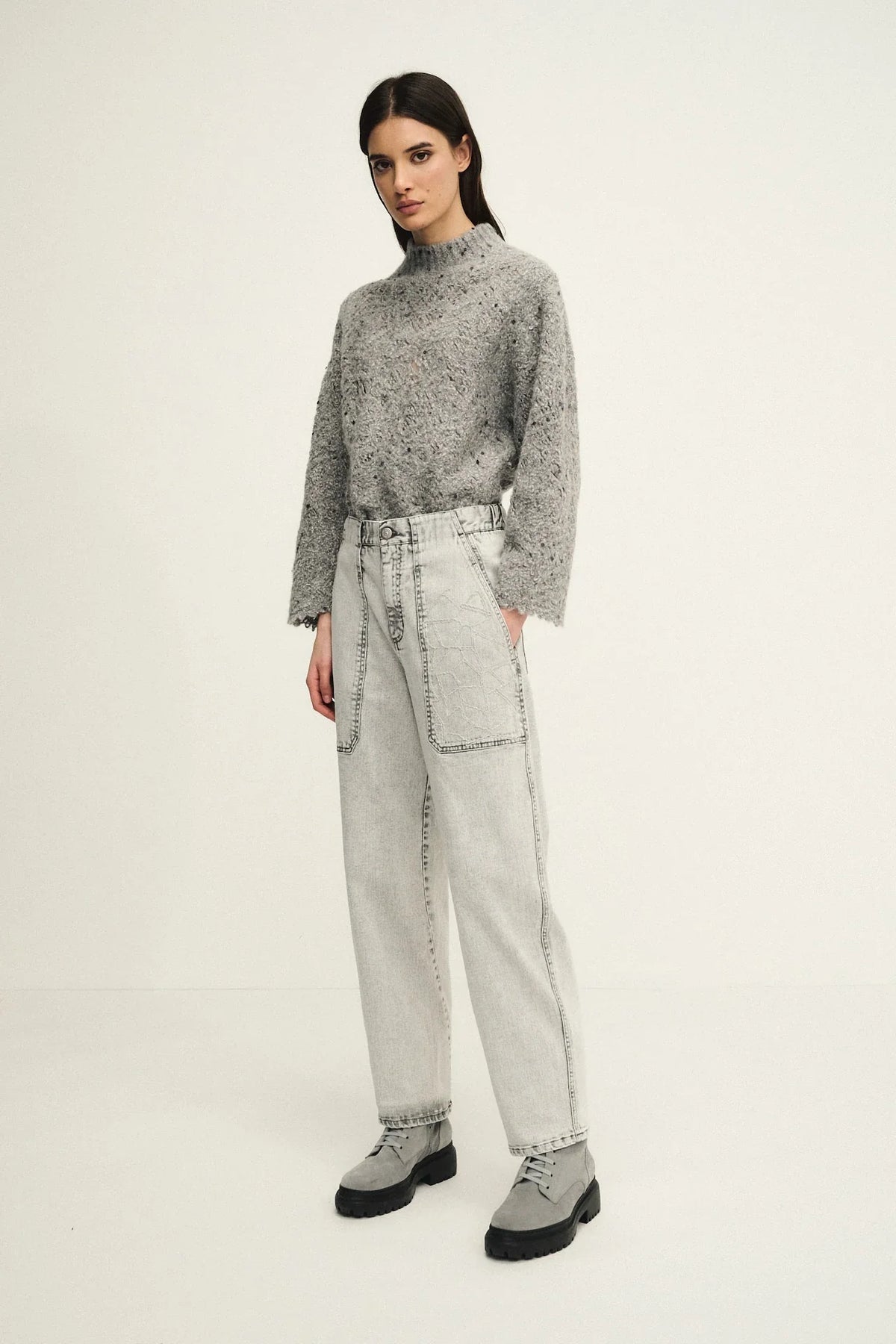 Carrot-fit denim trousers with embroidery