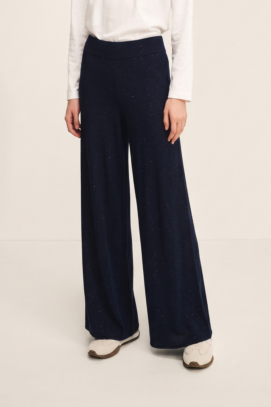 Dazzling palazzo knit trousers