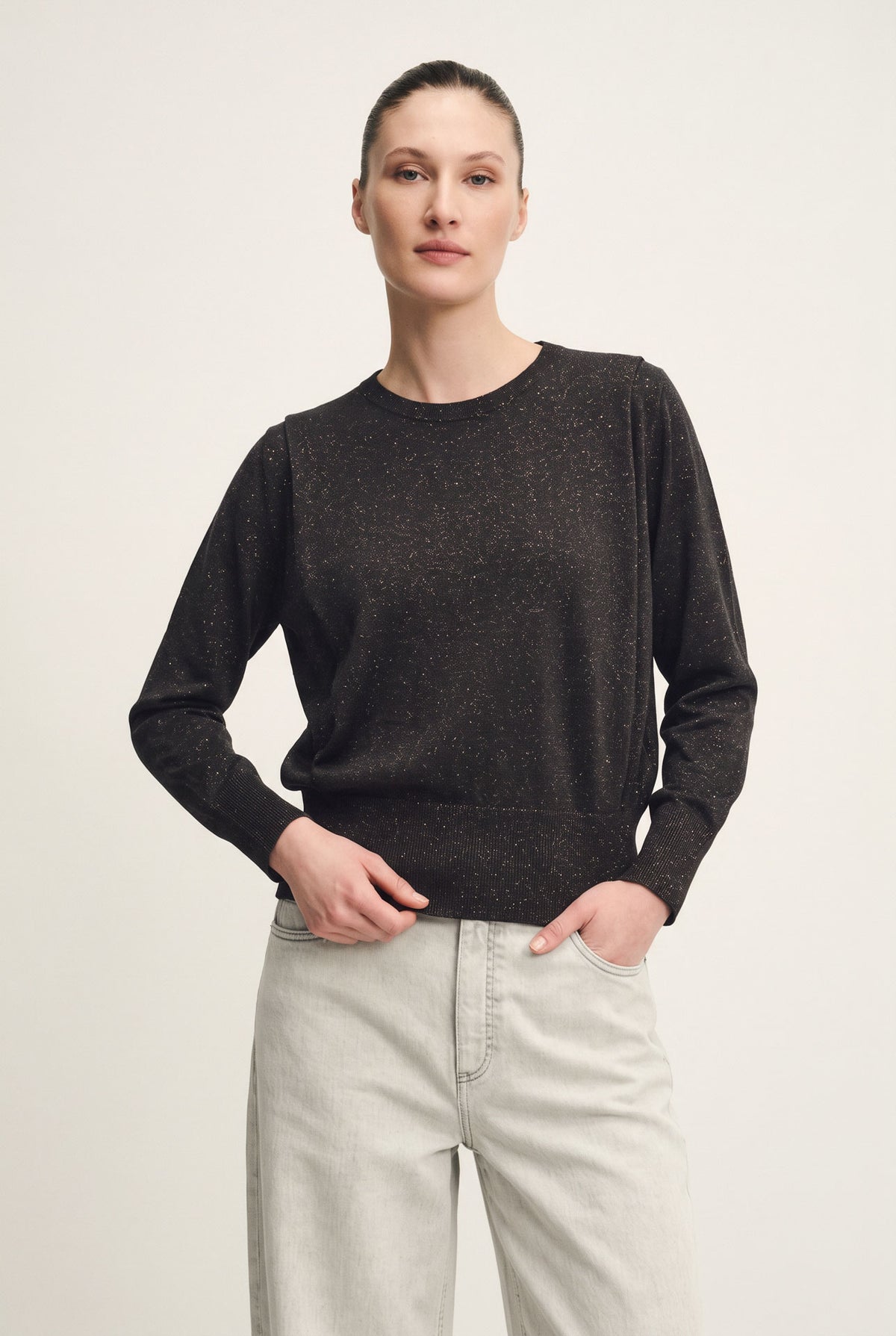 Shimmering wool round-neck