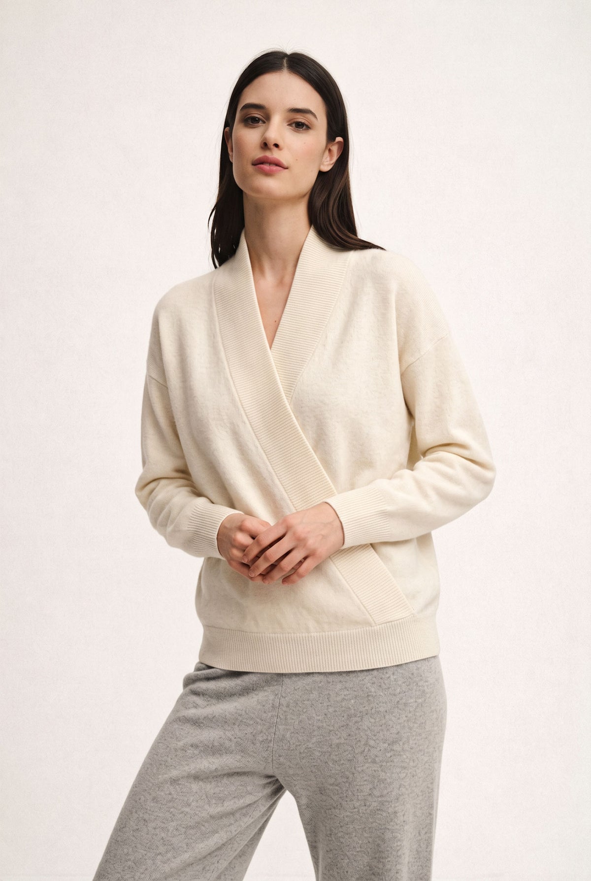 V-neck wrap in wool-silk-cashmere