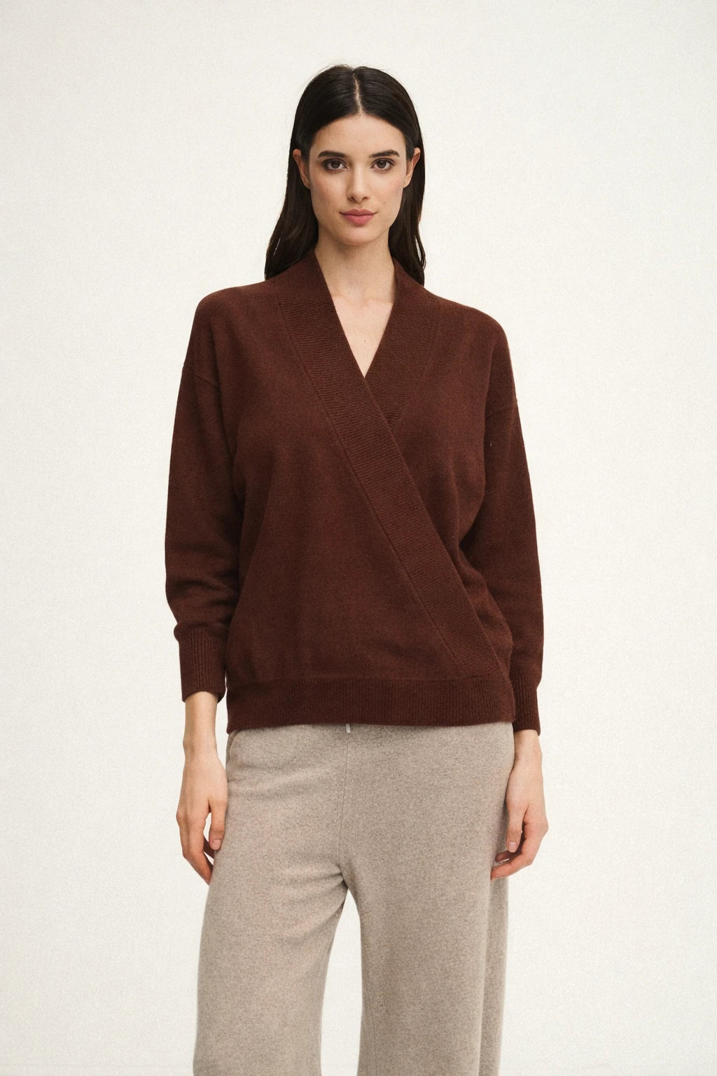 Scollo a V wrap in lana seta cashmere