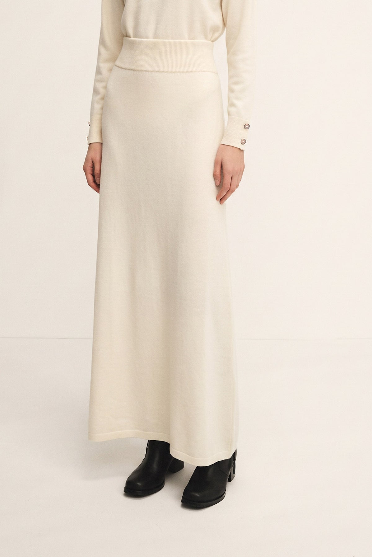 Wool, silk and cashmere knit skirt
