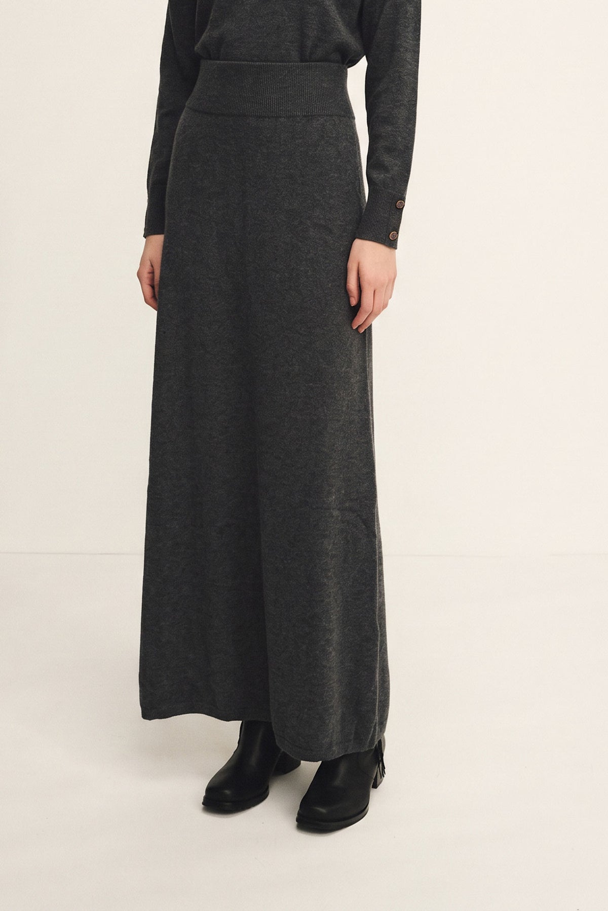 Wool, silk and cashmere knit skirt