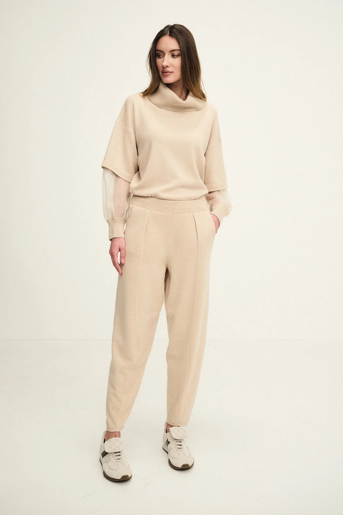 Pantalone in maglia con pinces