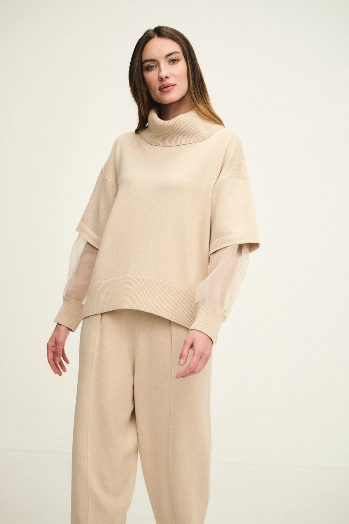 Maglia con maniche in organza