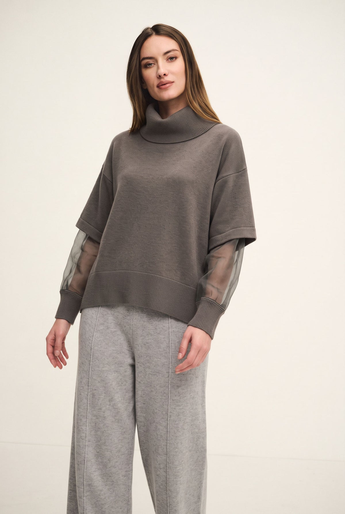 Maglia con maniche in organza