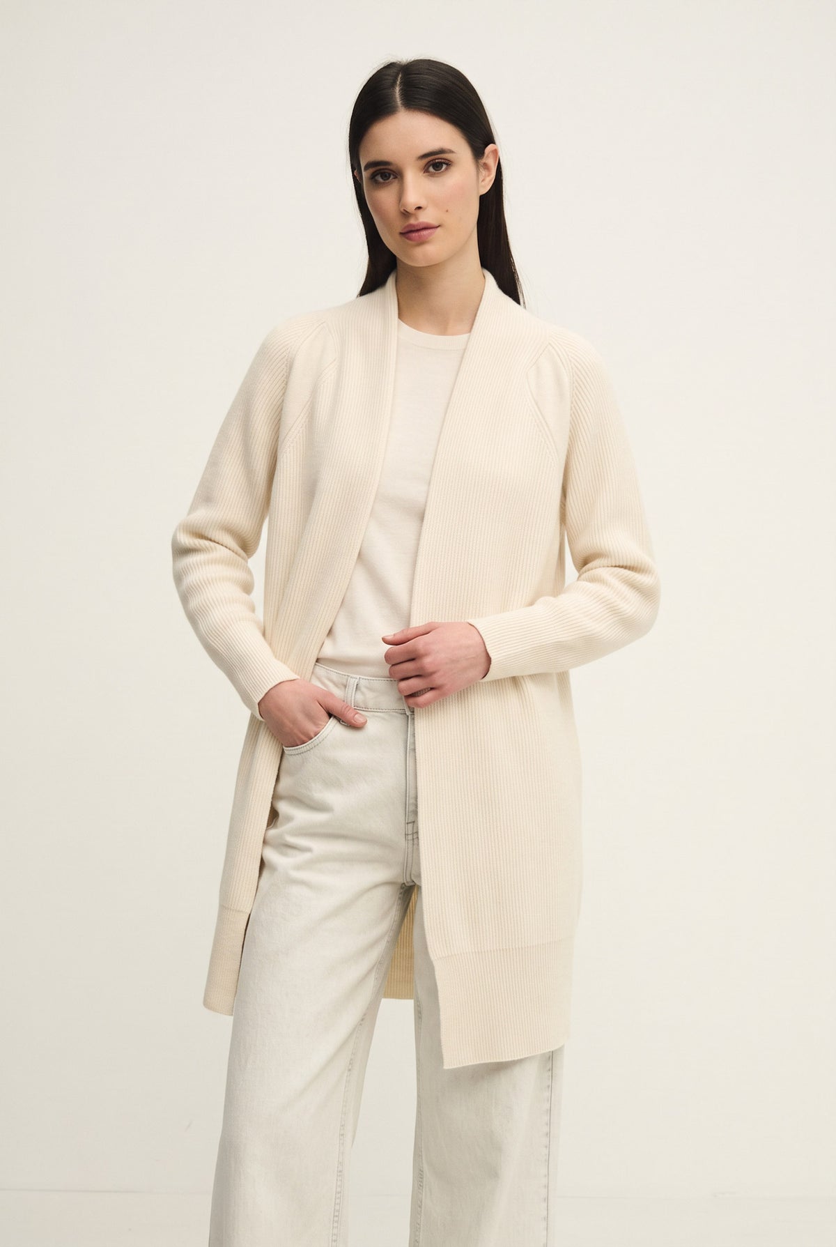 Cardigan in maglia inglese con monile