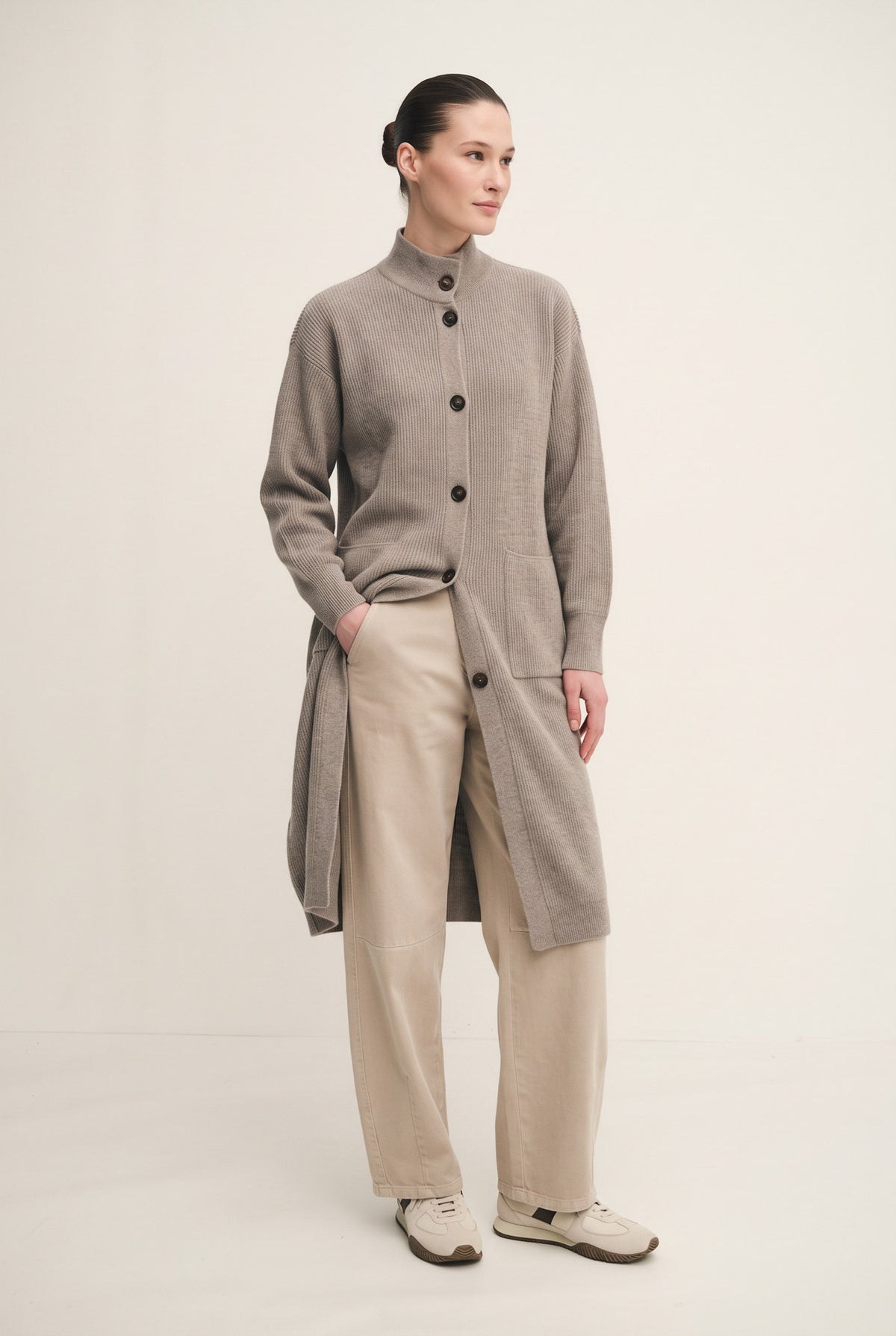 Maxi Cardigan in maglia con monile