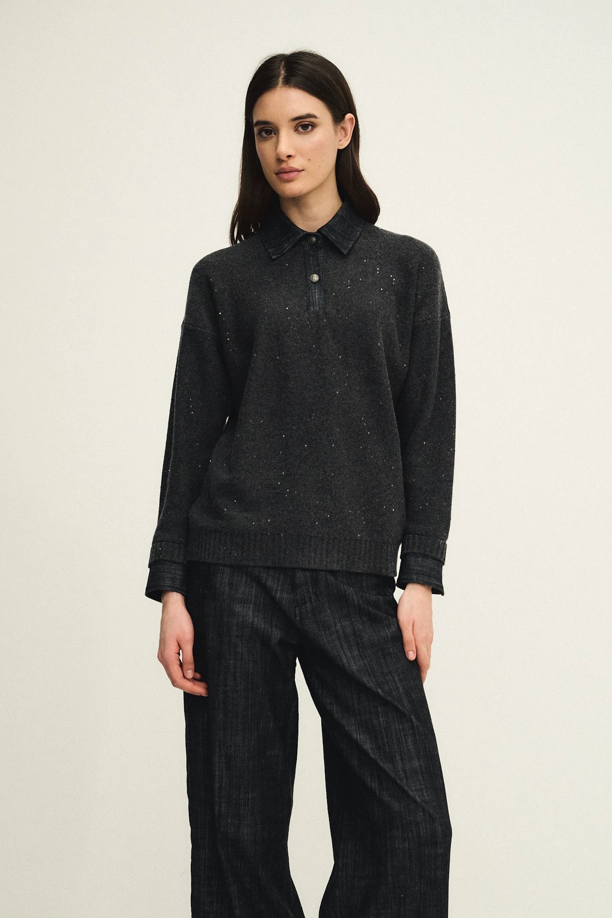 Polo dazzling in maglia con dettagli in denim