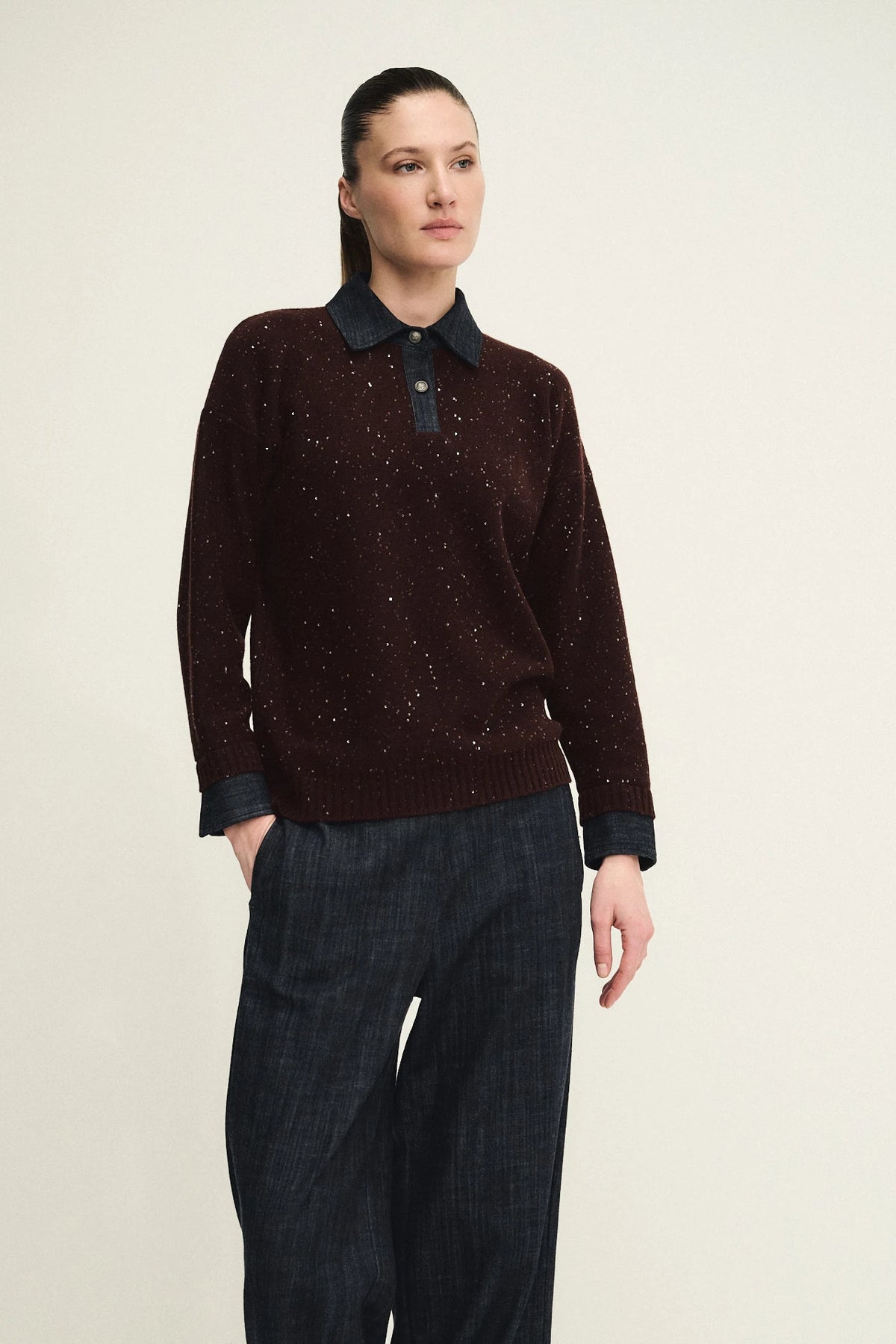 Polo dazzling in maglia con dettagli in denim