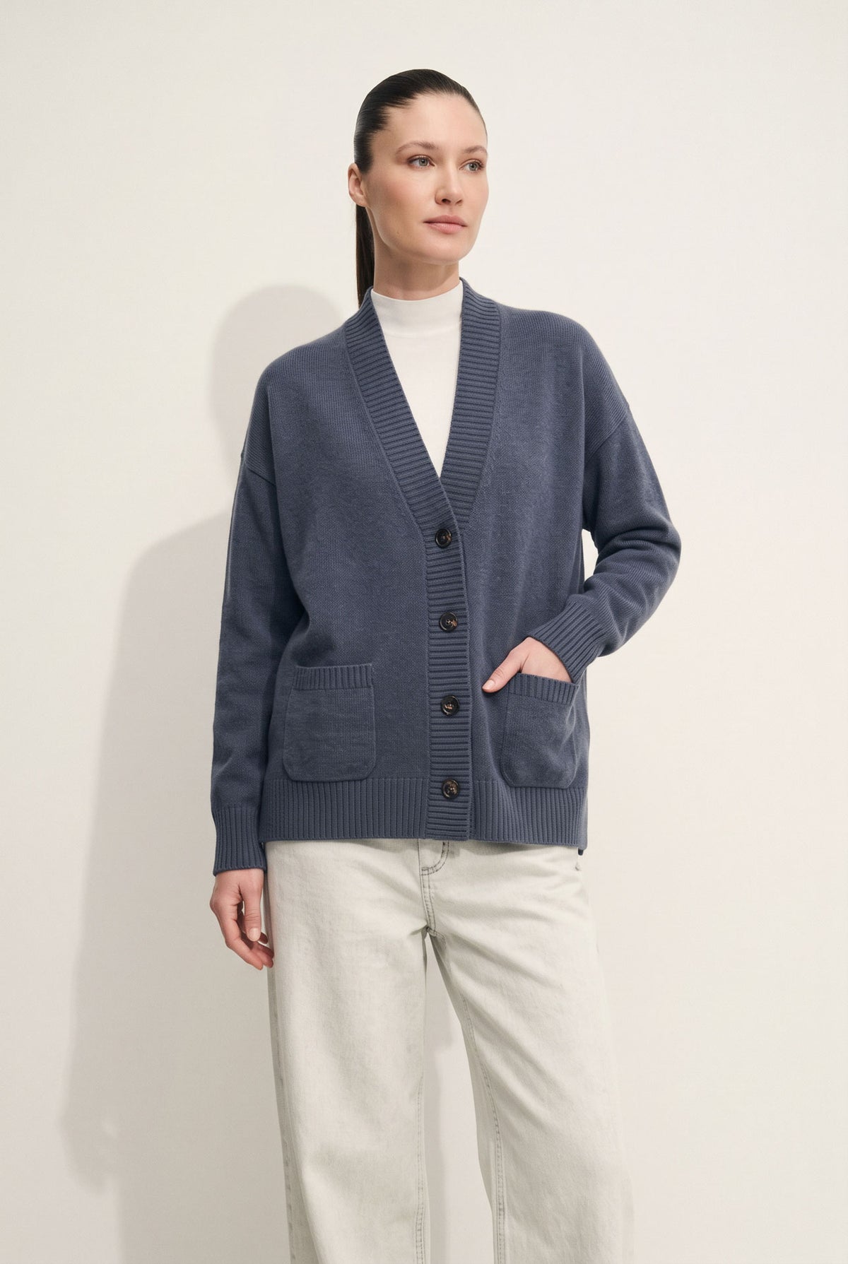 Cardigan with ribbed trim in pure cashmere