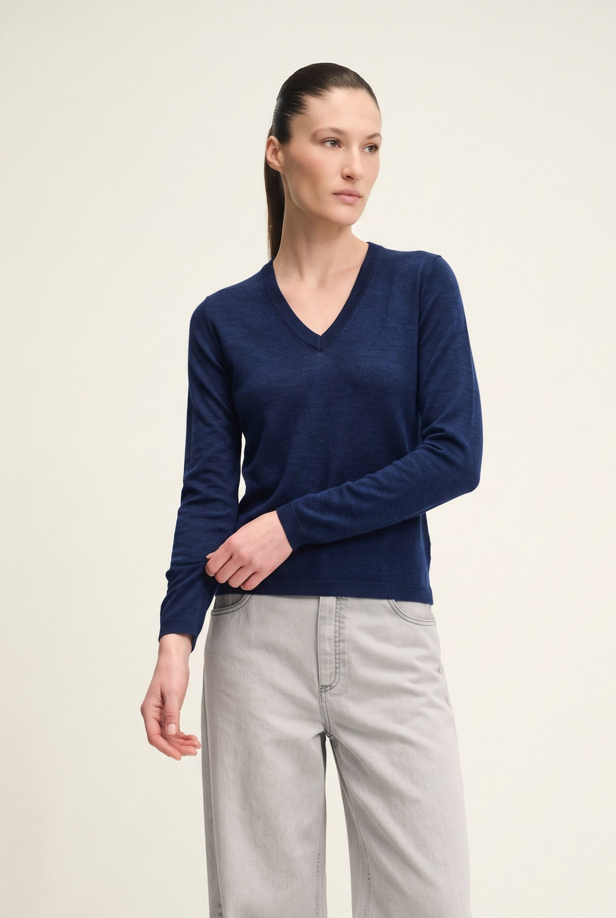 Maglia scollo a V superfine in puro cashmere