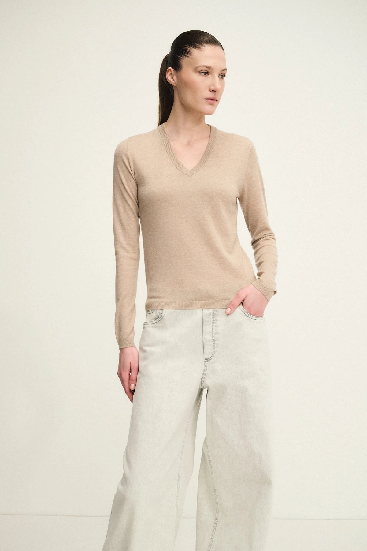 Maglia scollo a V superfine in puro cashmere