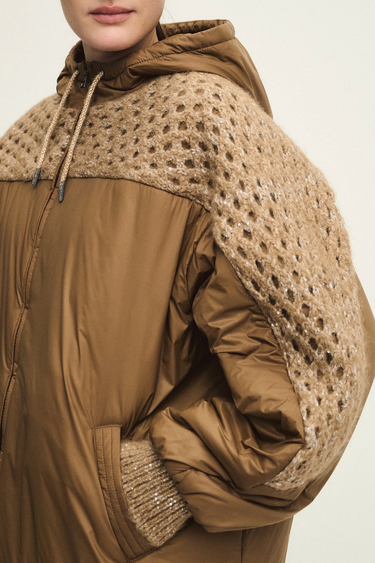 Outerwear con inserto in maglia traforata