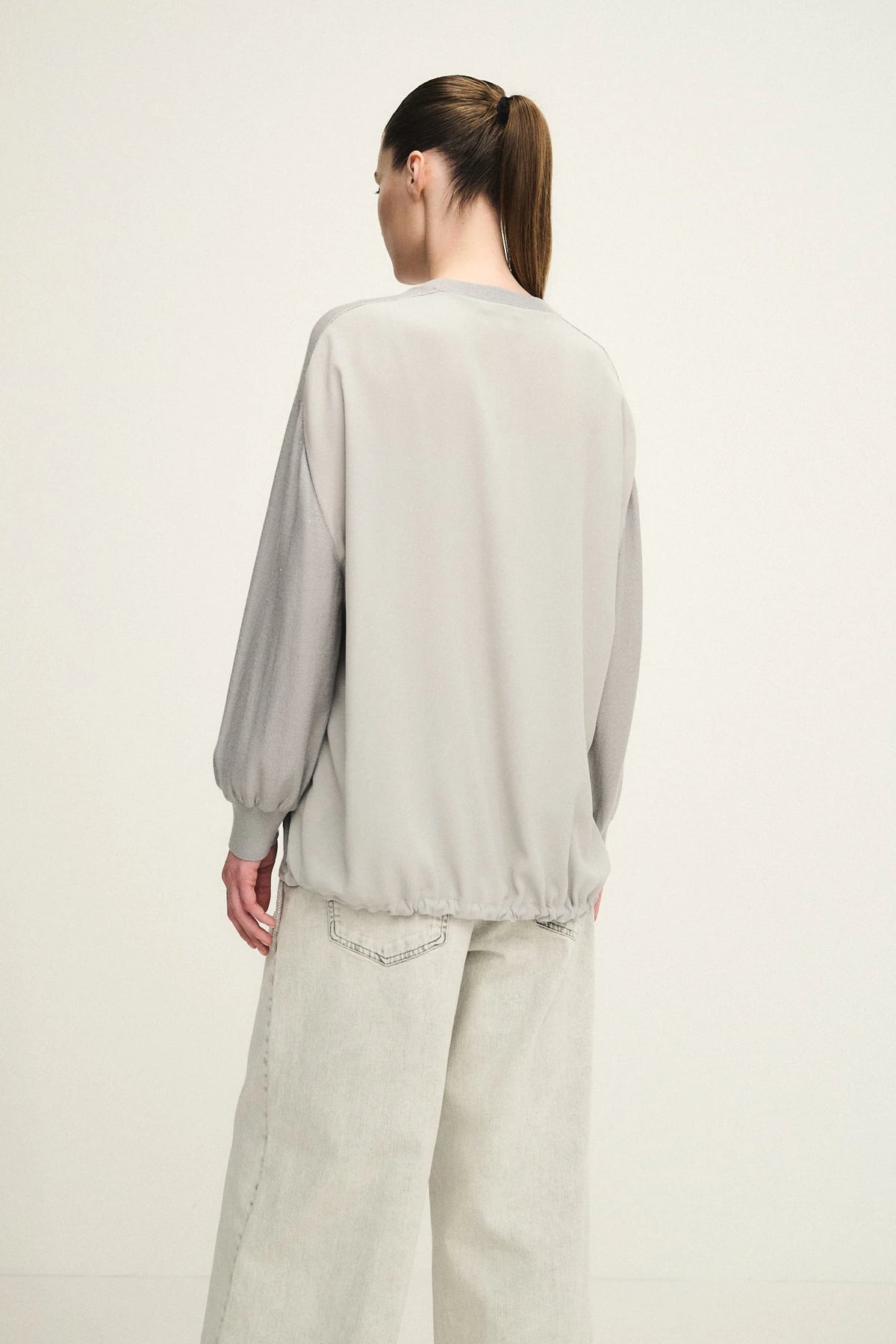 Maglia dazzling over con inserti di tessuto crêpe