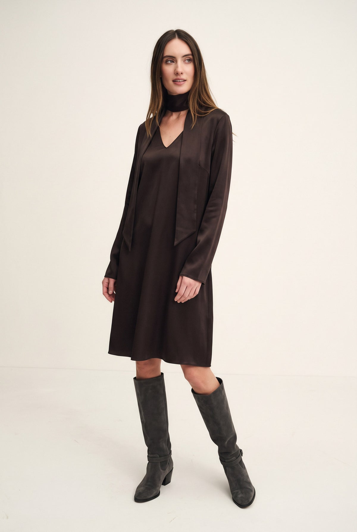 Abito con fusciacca in envers satin