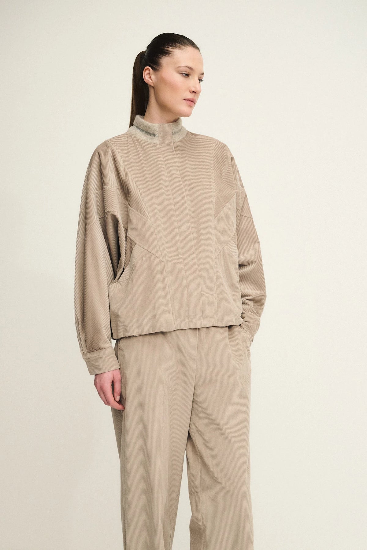 Outerwear in velluto con collo in maglia