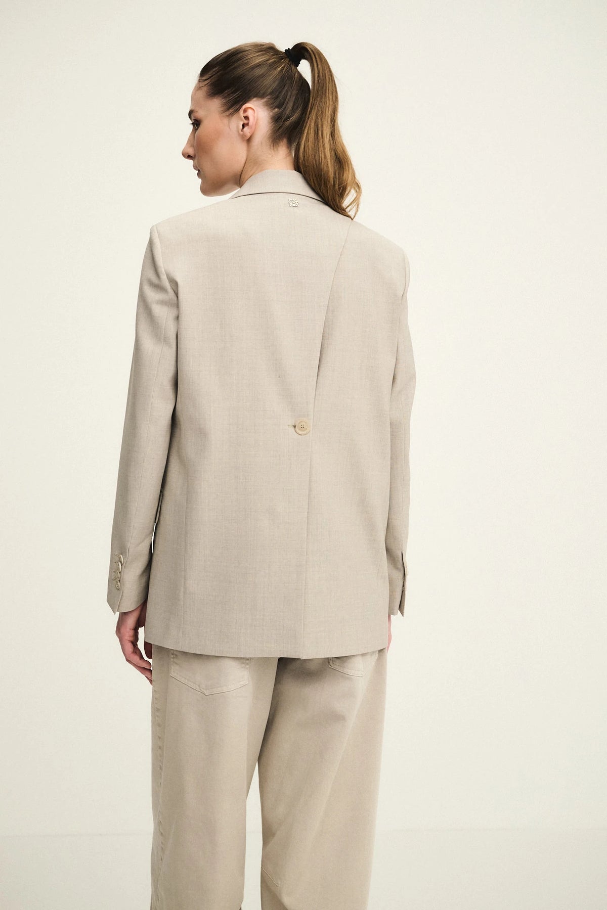 Single-breasted cool wool blazer