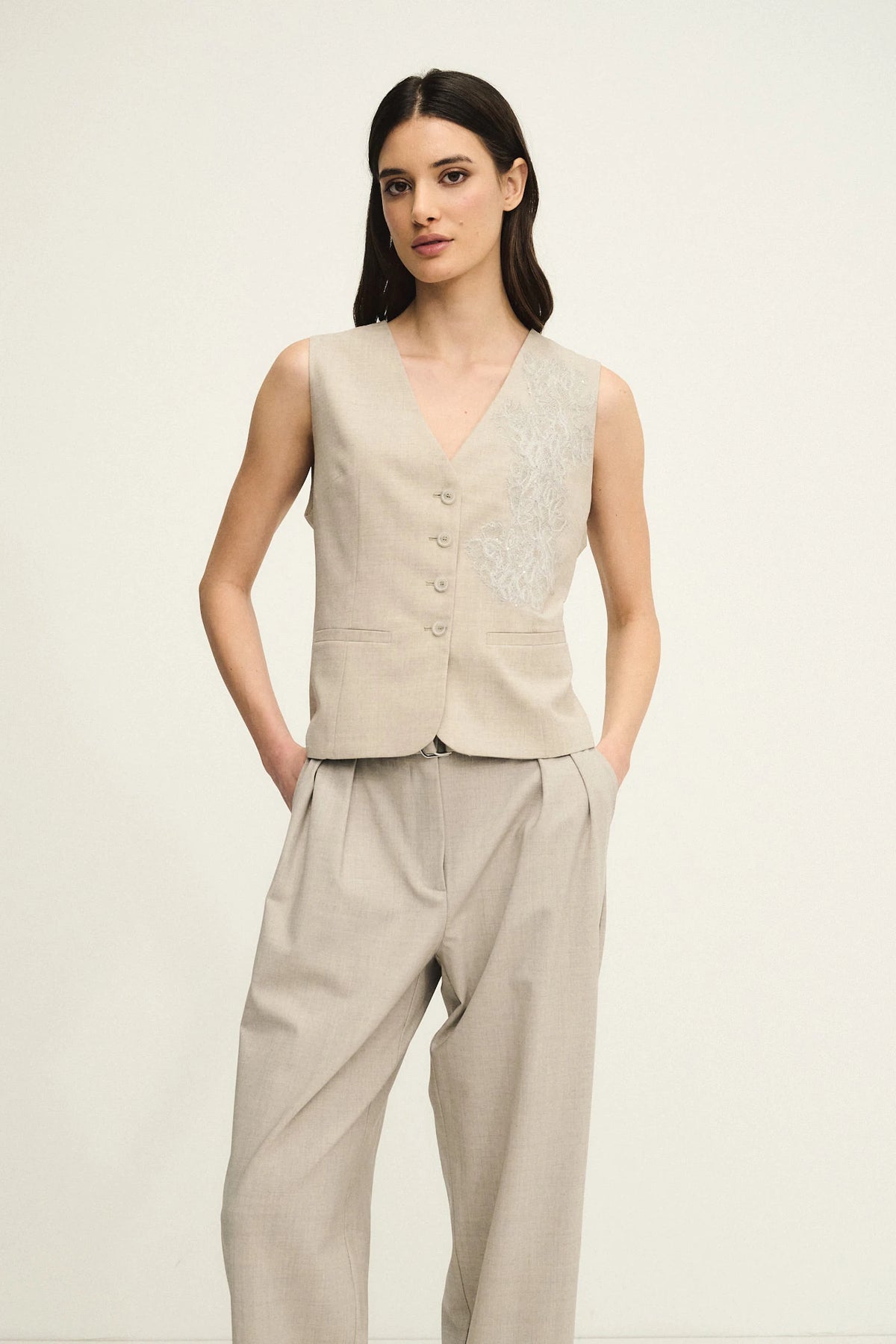 Gilet scollo a V in fresco lana