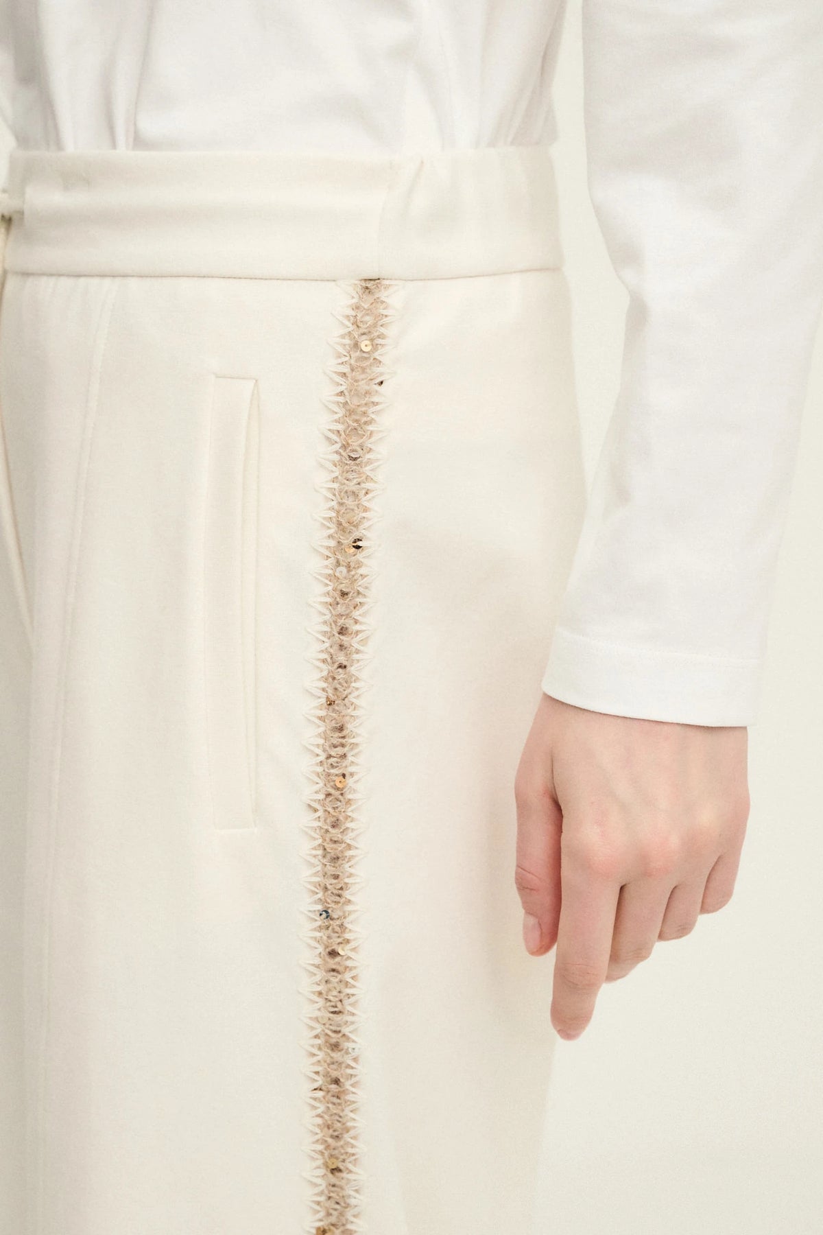 Pantaloni a palazzo in punto Milano