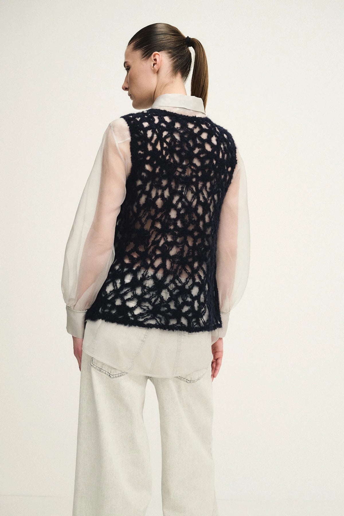 Top embroidery con monile
