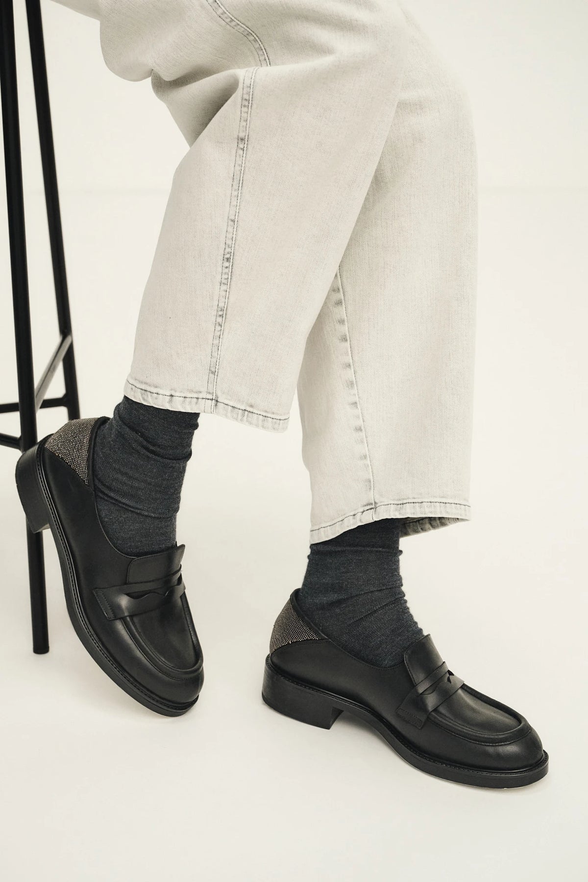 Mocassino in pelle con monile