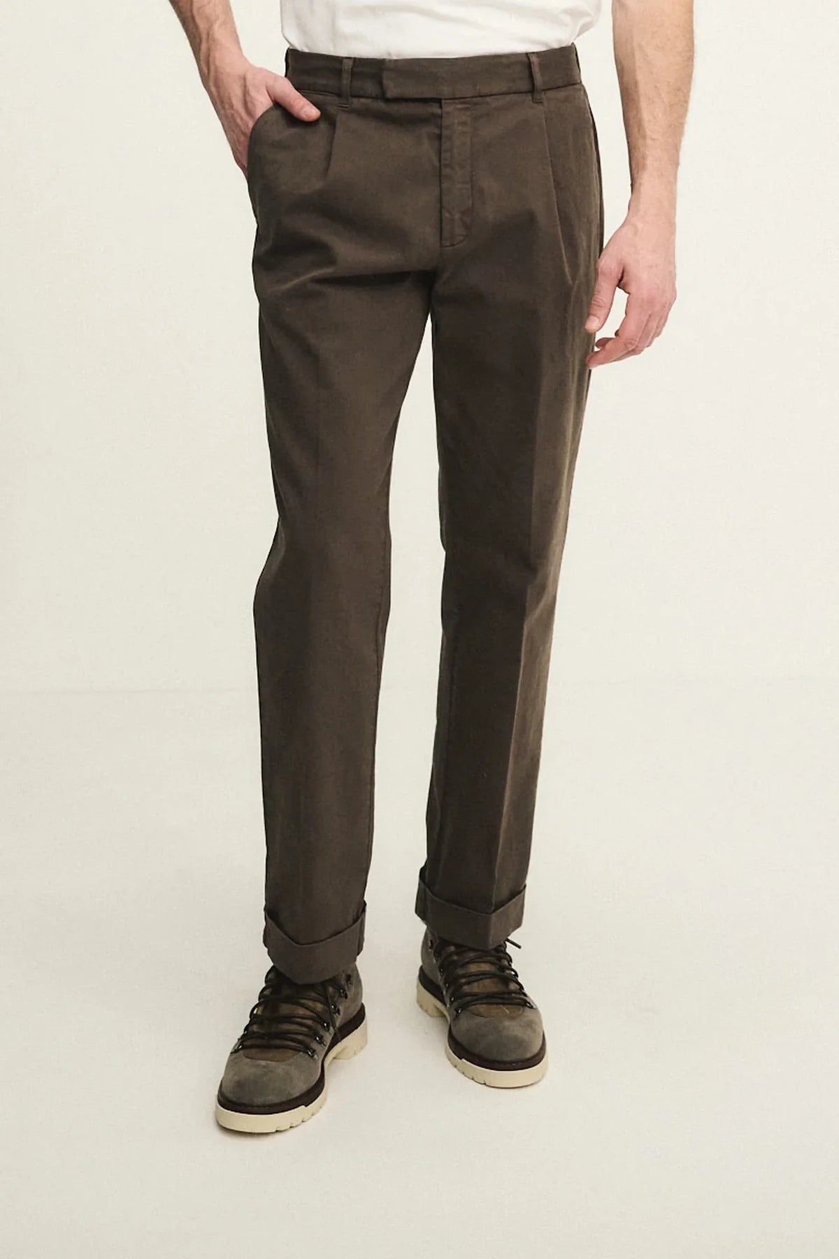Pantalone chino con pince