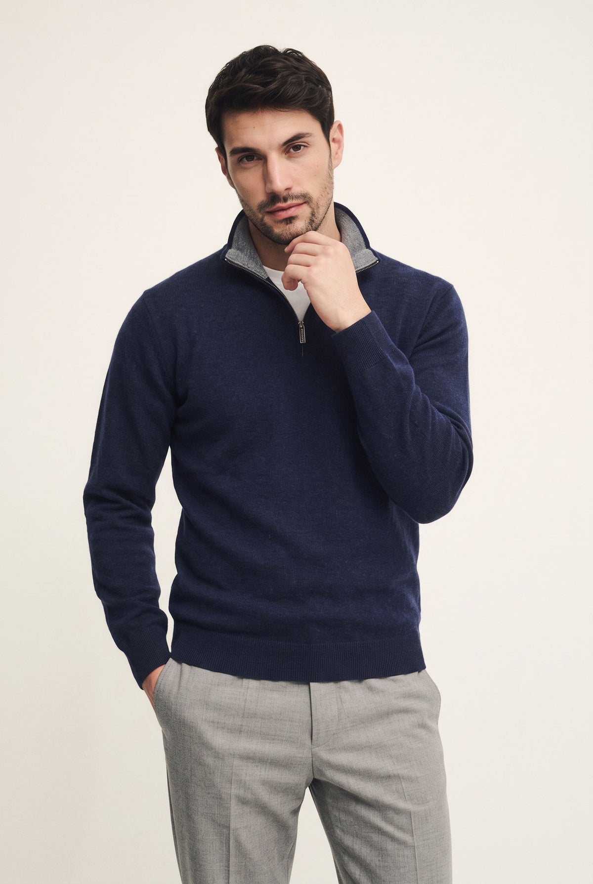 Lupetto zip in lana, seta e cashmere con dettaglio in alcantara