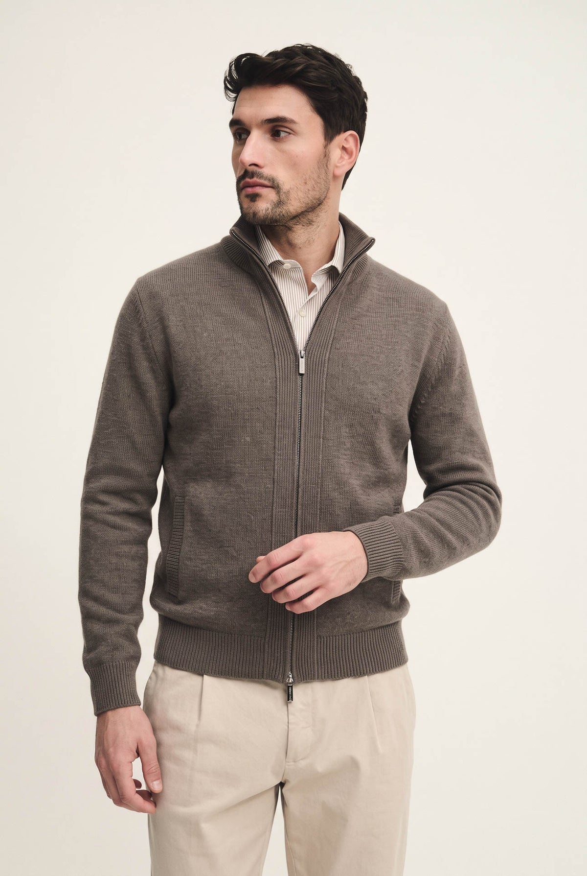 Cardigan collo alto in lana, seta e cashmere con zip