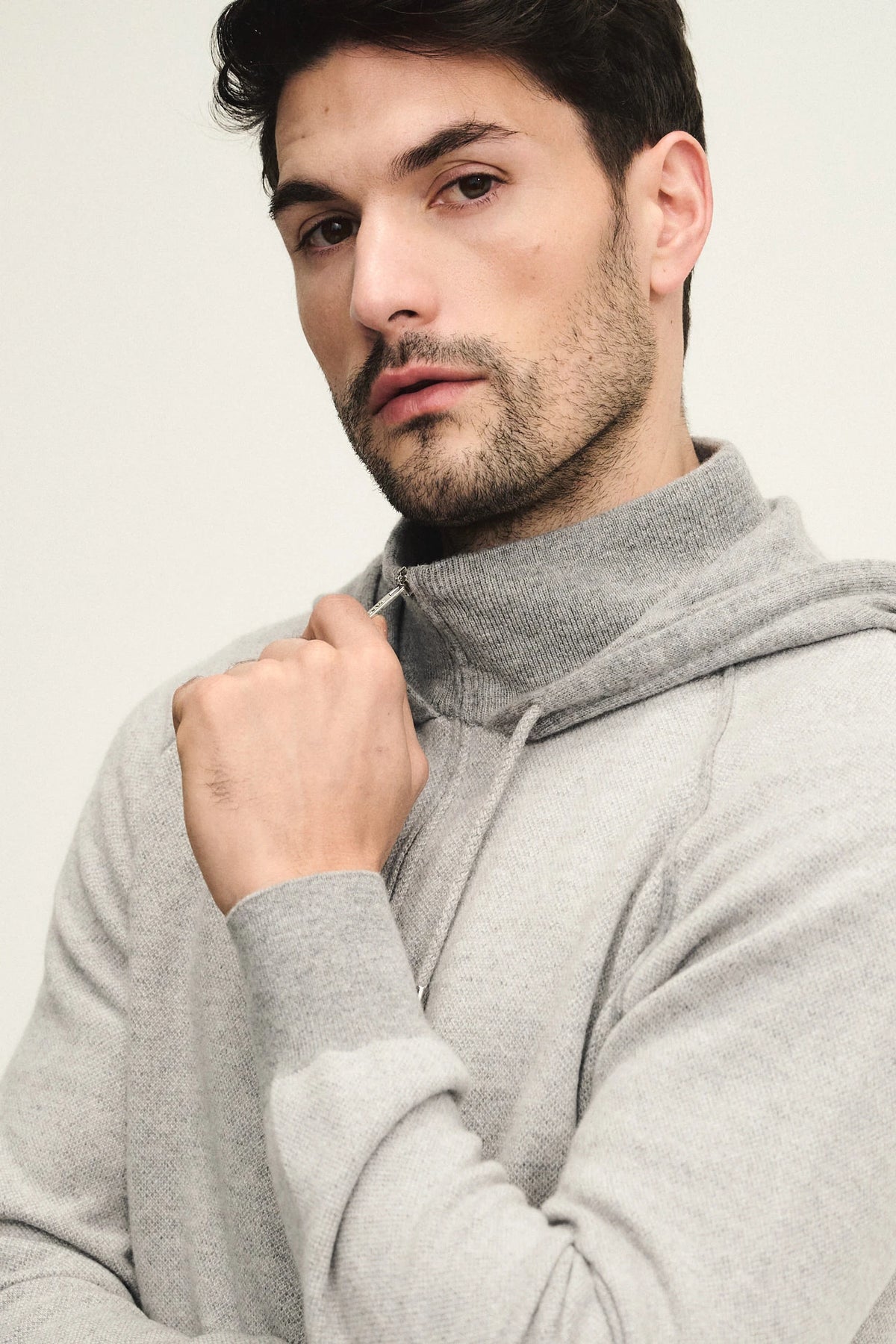 Topwear con cappuccio e maniche a raglan